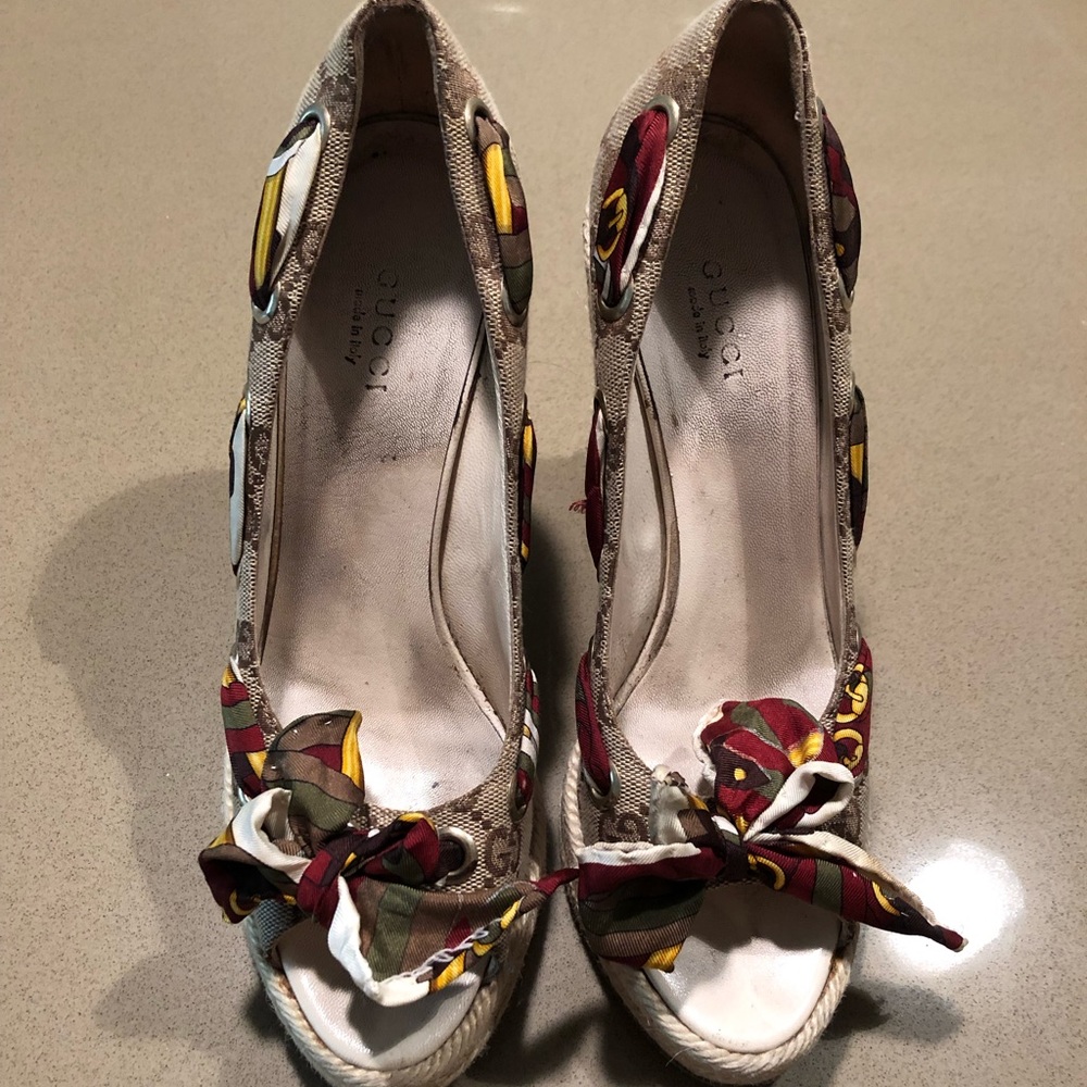 Preowned Gucci Wedges Size 6.5